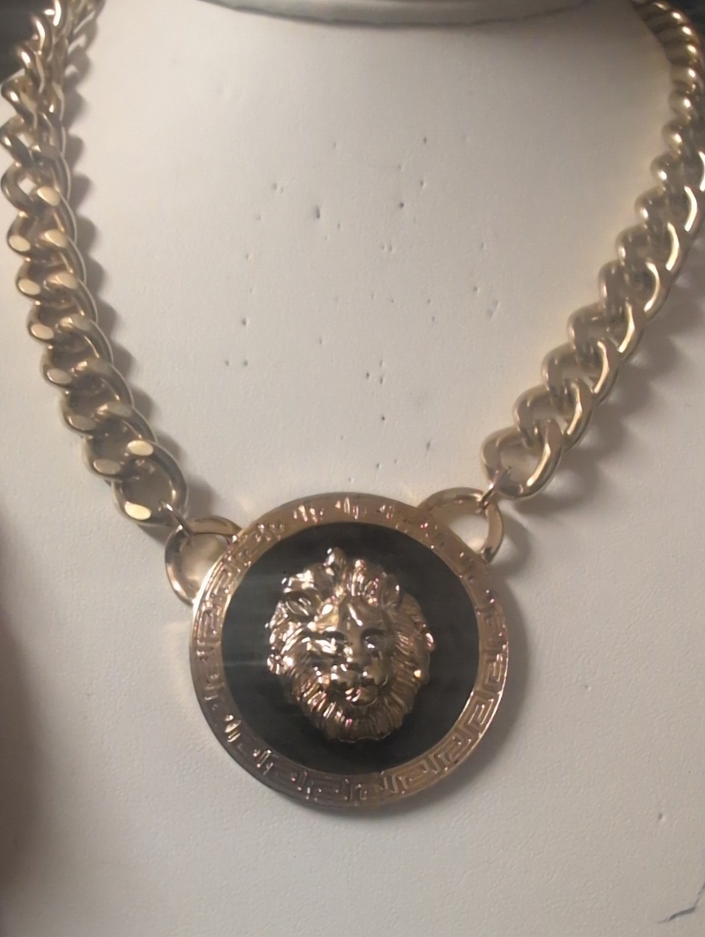 Source Unknown Gold Lion Head Medallion Collar Necklace